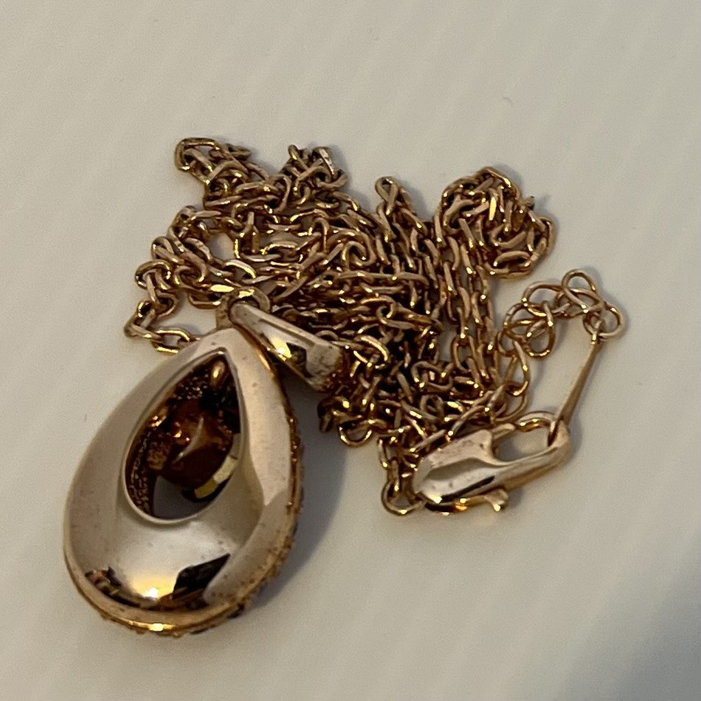 Elegant Gold and Bluish-Purple Teardrop Pendant Necklace
