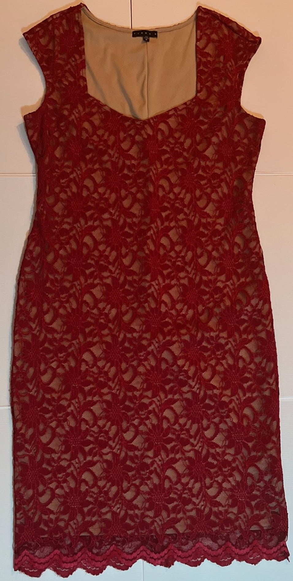 Tiana B. Red Floral Lace Sheath Dress Sweetheart Cap Sleeve, Size 12