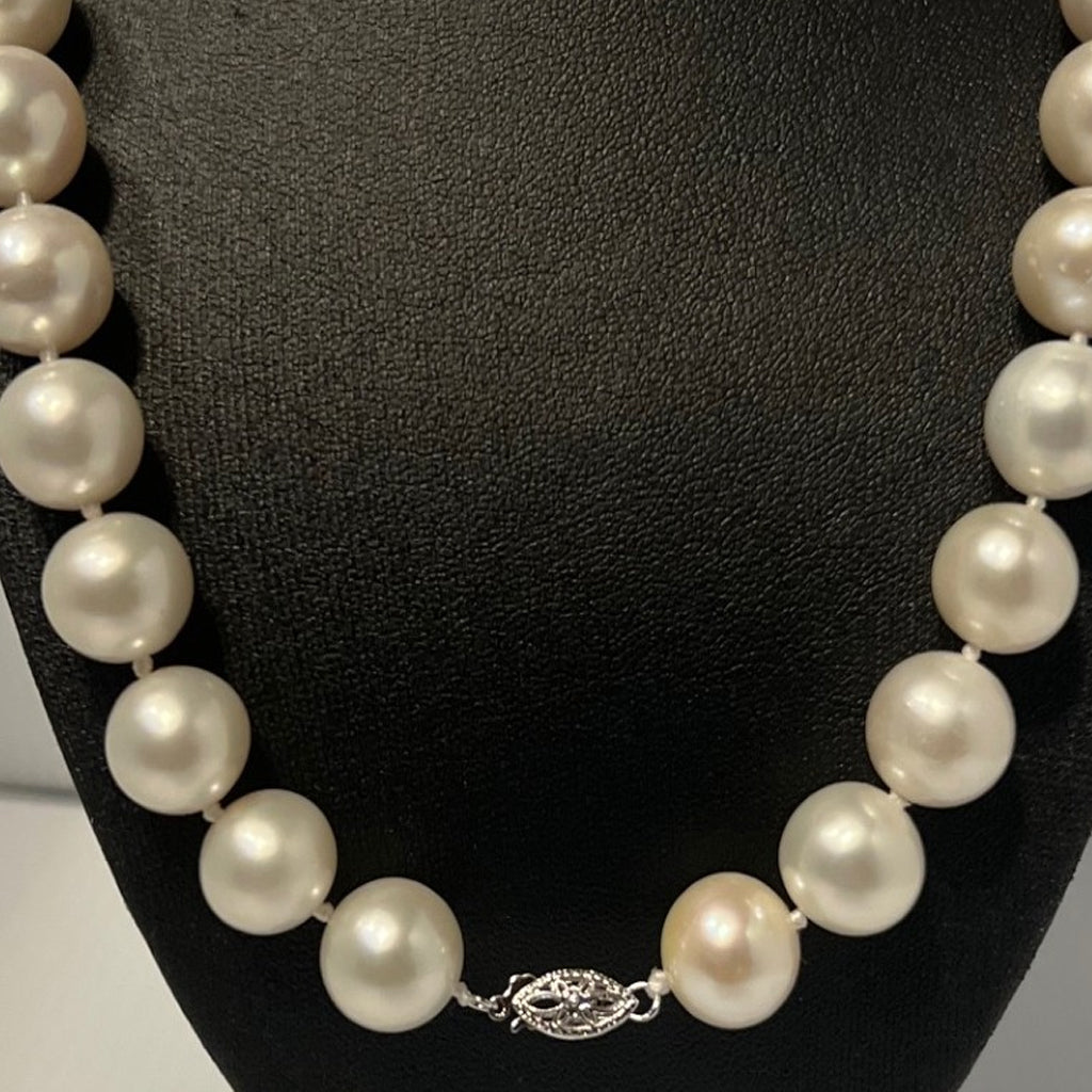White Salt Water Pearl Necklace