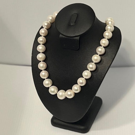 White Salt Water Pearl Necklace