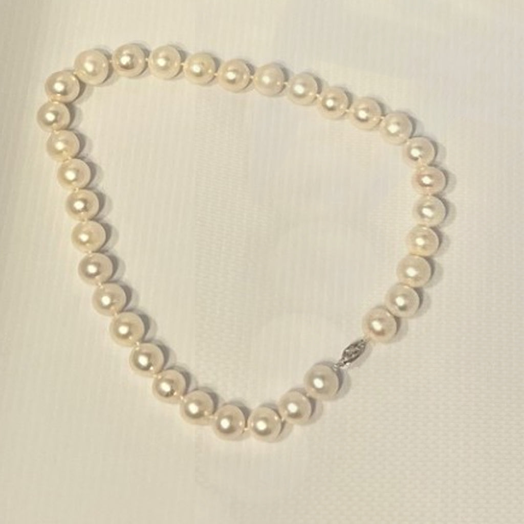 White Salt Water Pearl Necklace