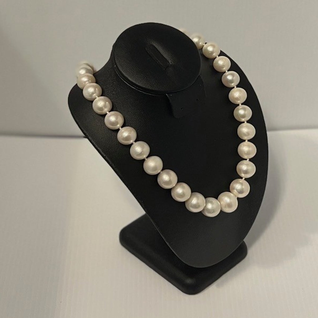White Salt Water Pearl Necklace