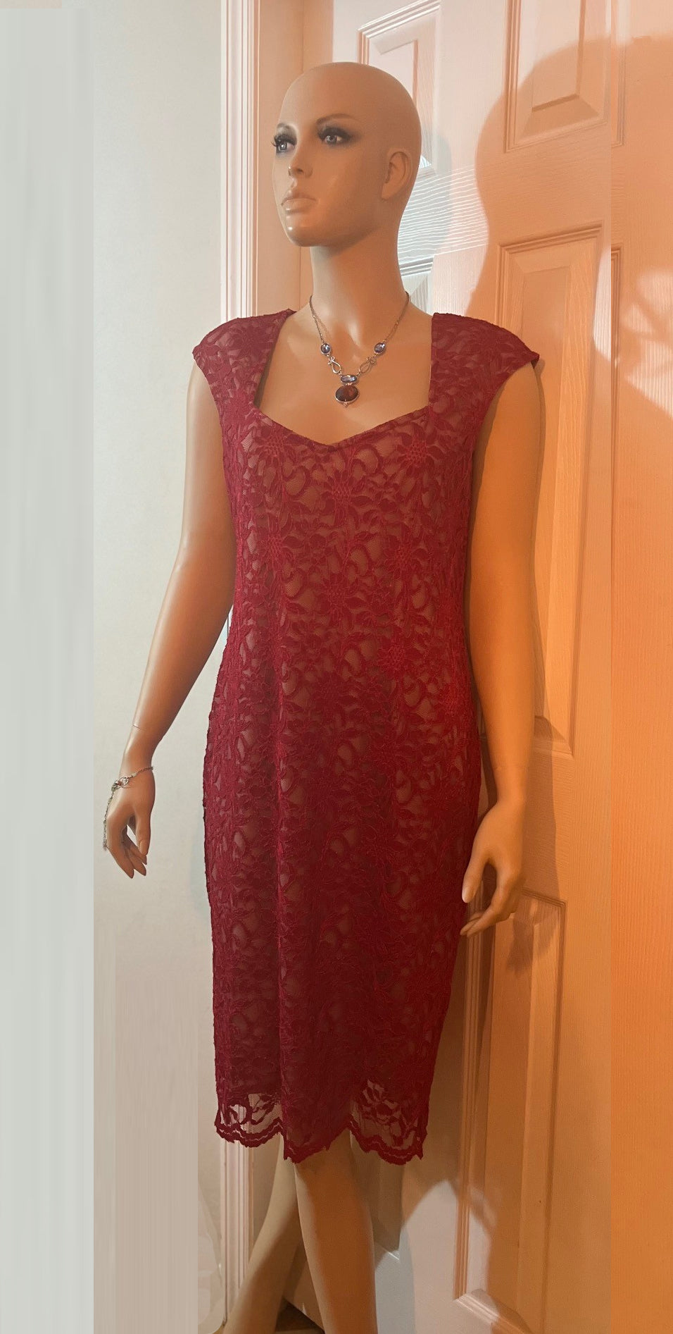 Tiana B. Red Floral Lace Sheath Dress Sweetheart Cap Sleeve, Size 12
