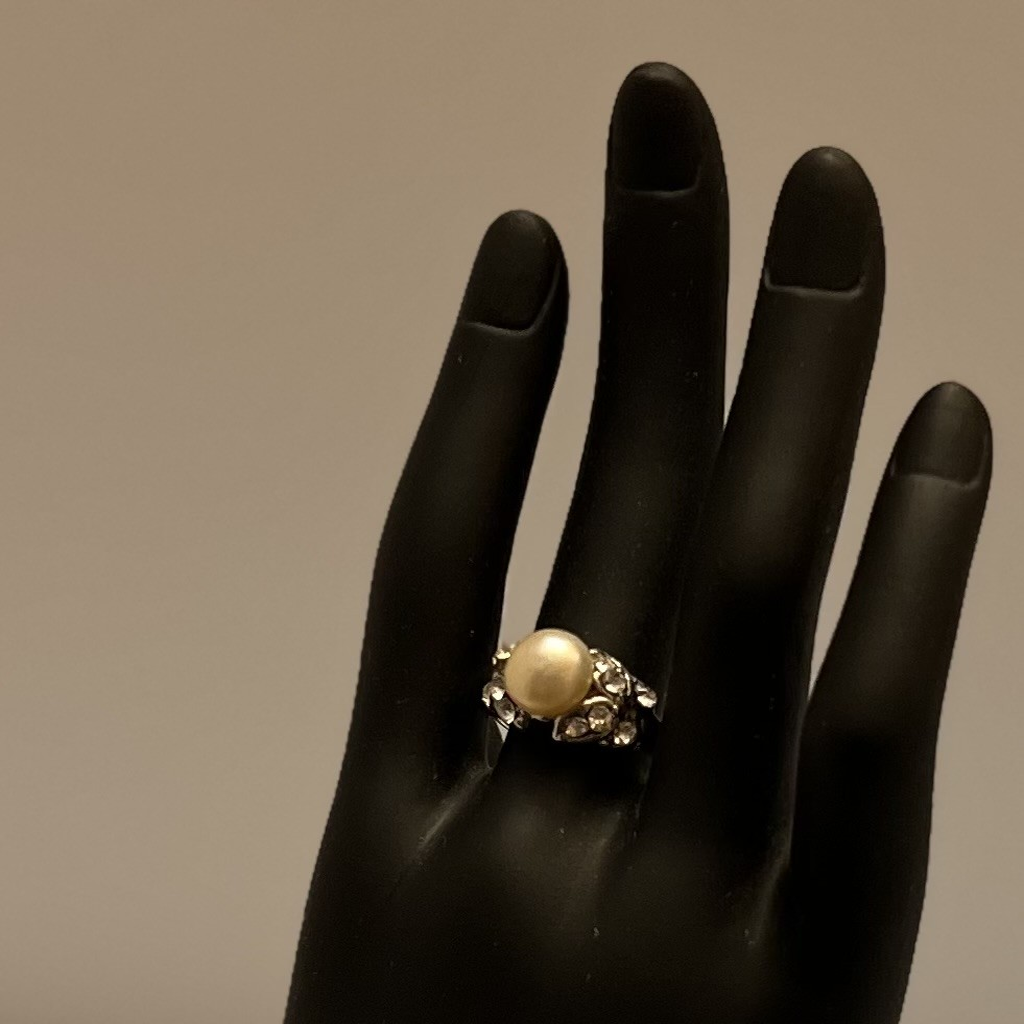 Elegant White Freshwater Pearl Silver Toned Butterfly Ring