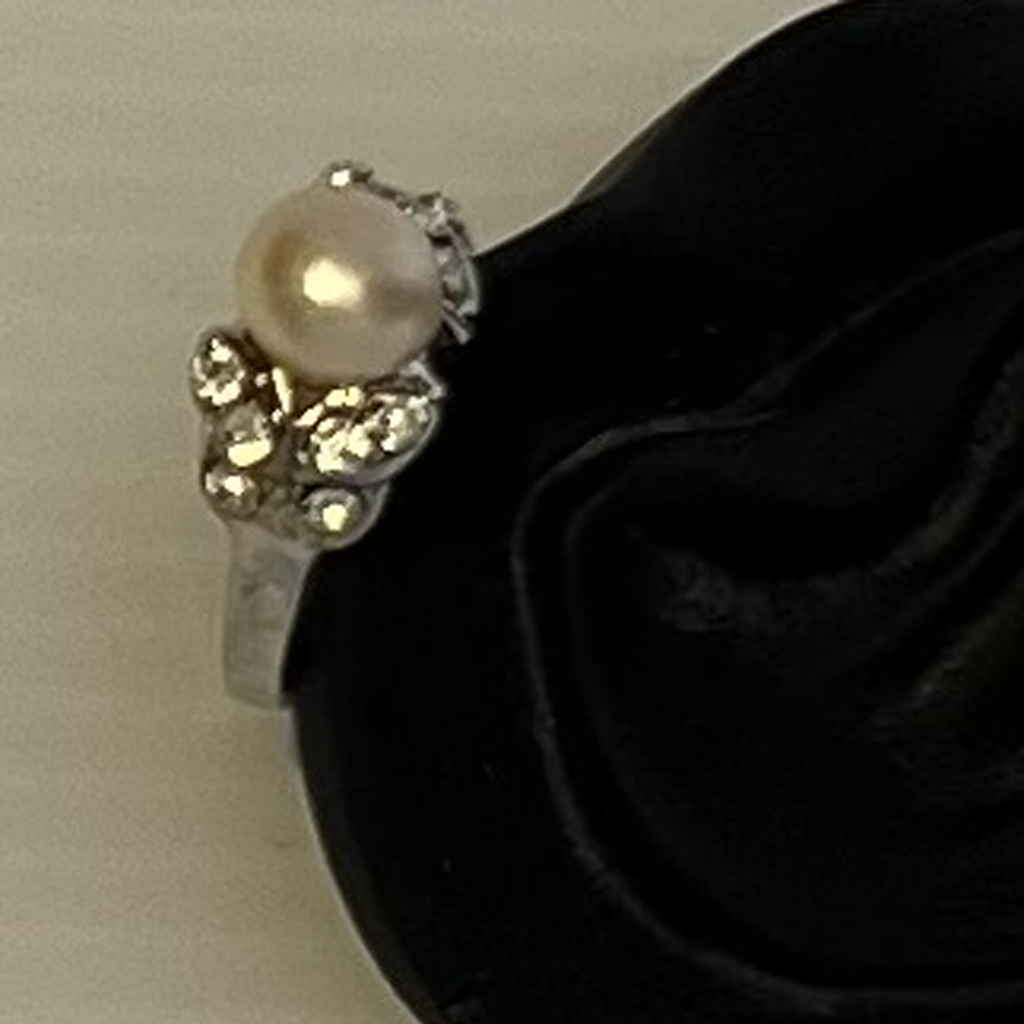 Elegant White Freshwater Pearl Silver Toned Butterfly Ring