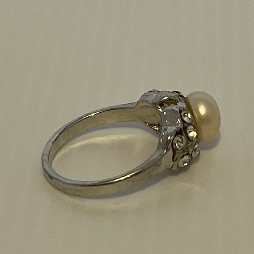 Elegant White Freshwater Pearl Silver Toned Butterfly Ring
