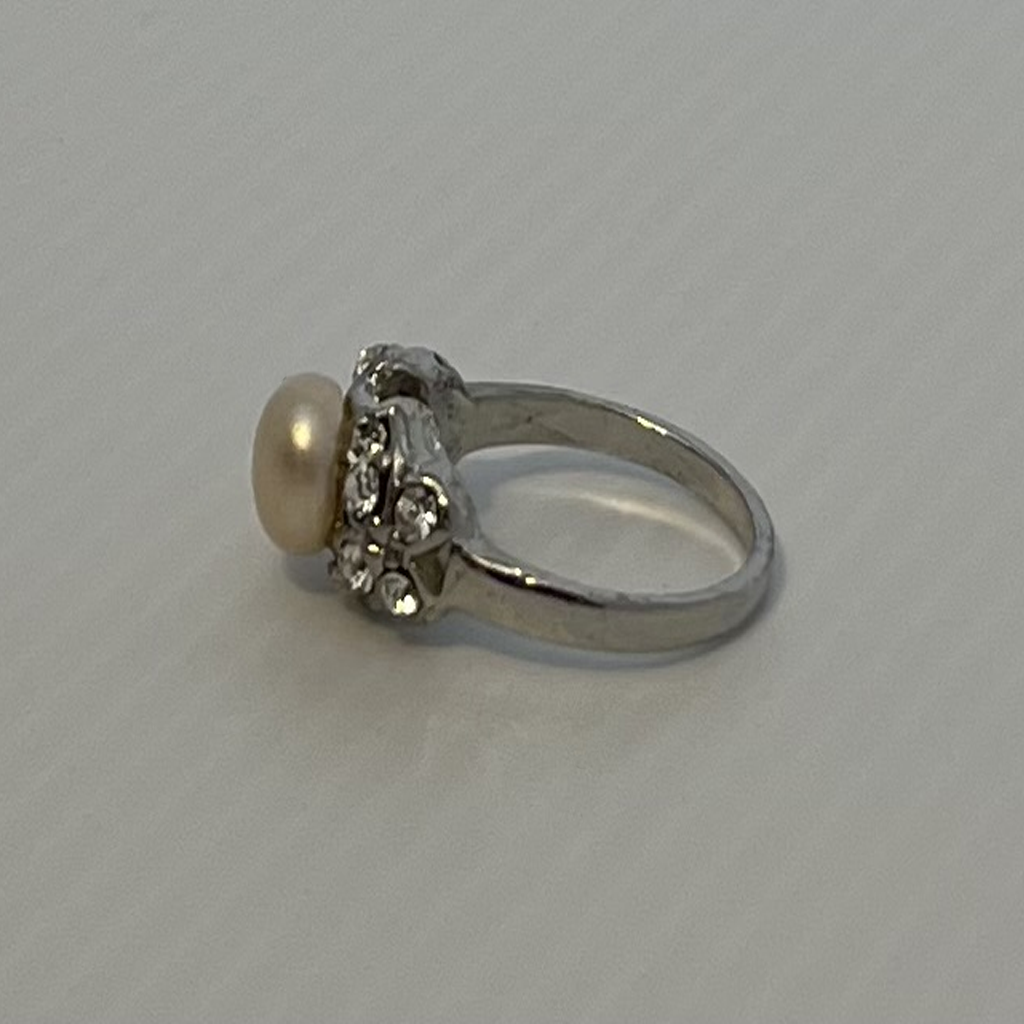Elegant White Freshwater Pearl Silver Toned Butterfly Ring
