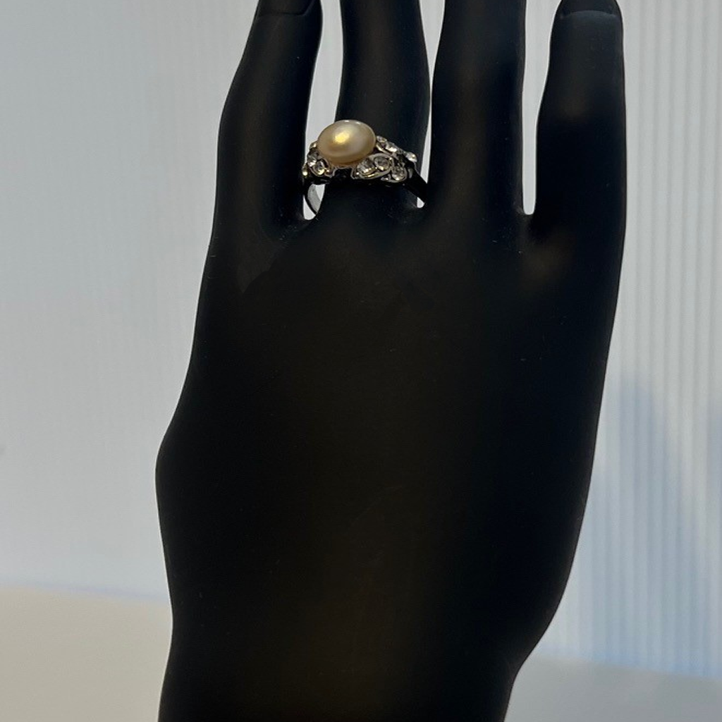 Elegant White Freshwater Pearl Silver Toned Butterfly Ring