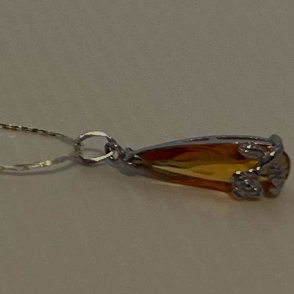 Elegant Flower-Orange Pendant Silver Toned Necklace