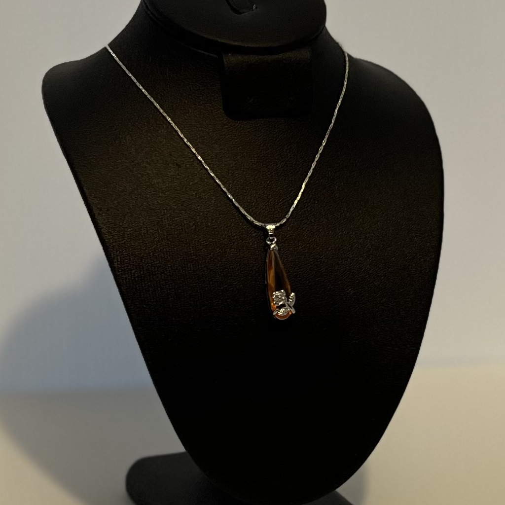 Elegant Flower-Orange Pendant Silver Toned Necklace