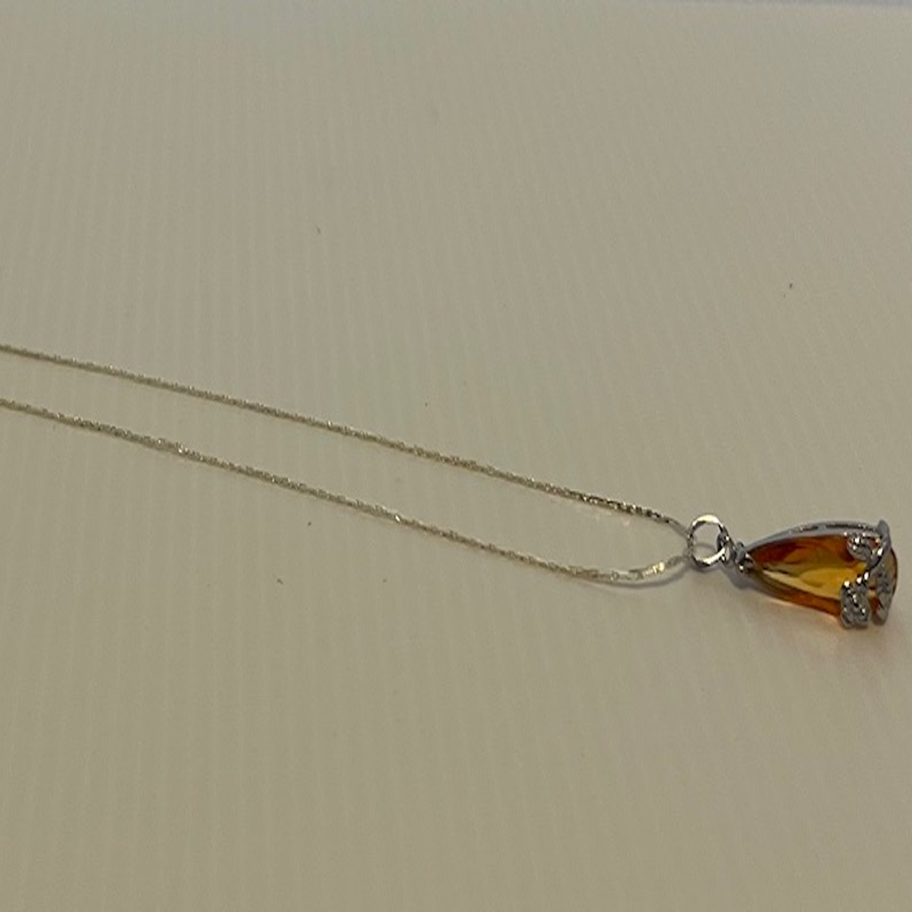 Elegant Flower-Orange Pendant Silver Toned Necklace