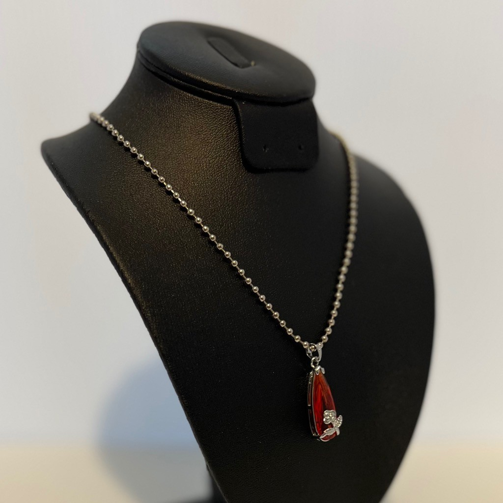 Elegant Flower-Red Pendant Silver Toned Necklace